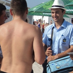 Tinerii își sărbătoresc ziua prin muncă